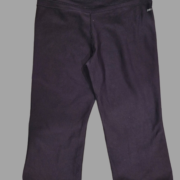 Nike Charcoal Capri Leggings with Stretchy Fabric and Wide Waistband - Picture 3 of 3